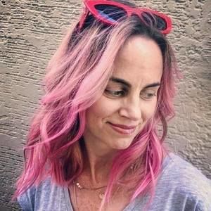 Meet your Posher, Leslie